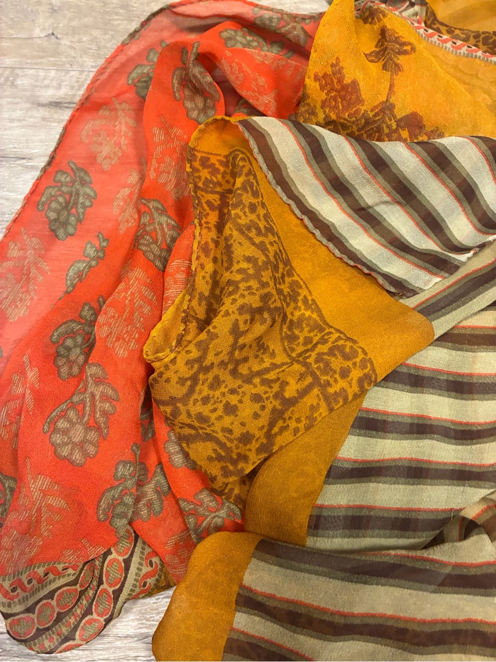 Guarisco Spa Italy 100% Silk Mixed Print Lightweight Sheer Scarf Wrap 26”x69” - Picture 3 of 10